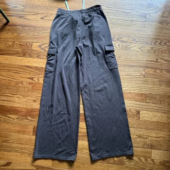 Vuori Essential Cargo Wideleg, size Small - Picture 5 of 5